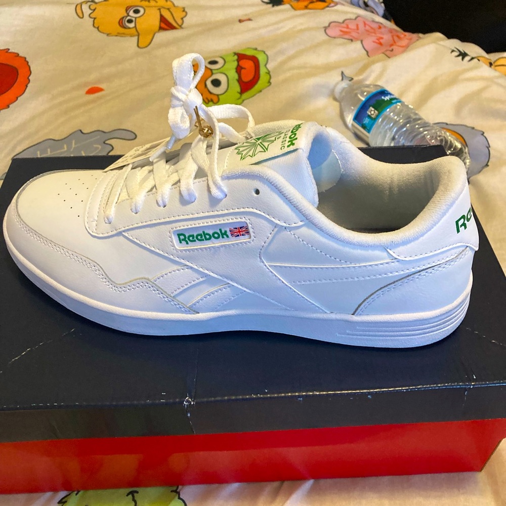 White green classic Reebok’s
